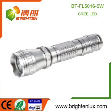 Factory Bulk Sale Самый мощный алюминиевый материал Long Distance Bright 5W Tactical Cree Led факел бесплатно